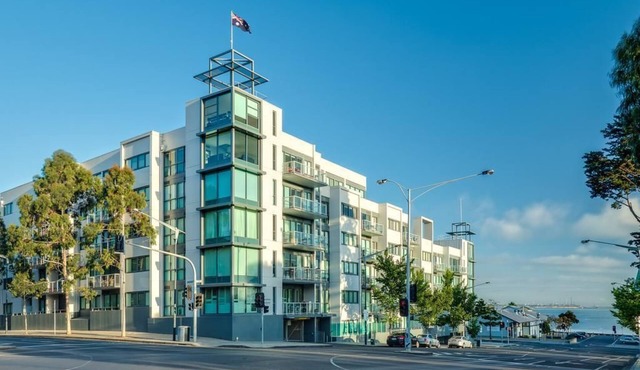 Waterfront By Gold Star Stays