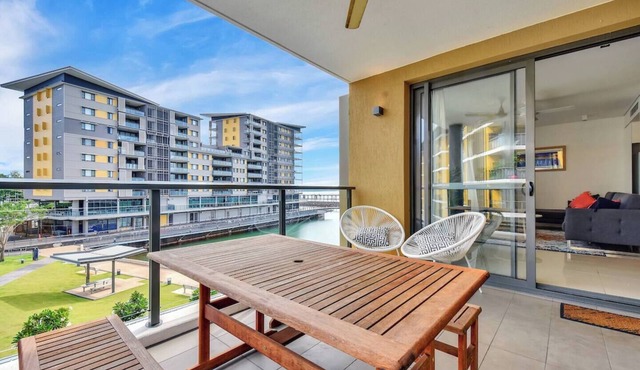 Waterfront Pearl Suite: 2 Bed Luxury Apt by Tropical BNB