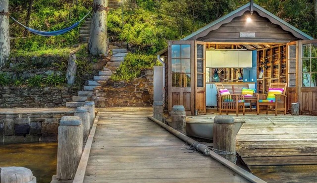 Waterfront Retreat. 1 hour from Sydney CBD.