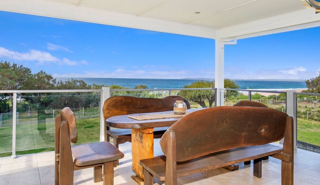 Watermans - Pet Friendly - 1 Min Walk to Beach