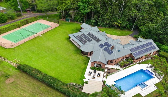 Wattle Tree Retreat| Pool, Tennis Court| Accom Holidays