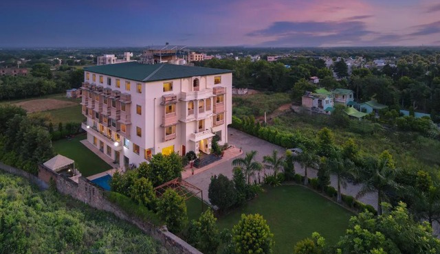 WelcomHeritage Mount Valley Resort Ranthambore