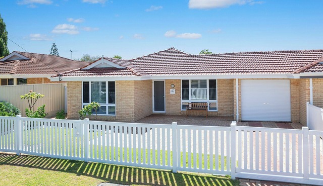 White Sands Holiday Home | Central Busselton - Walk Everywhere | Pet Friendly