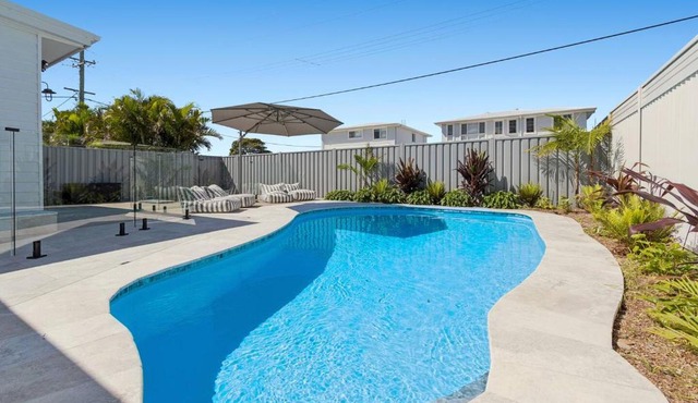 Windang Beach Escape - Seaside Bliss with Private Pool