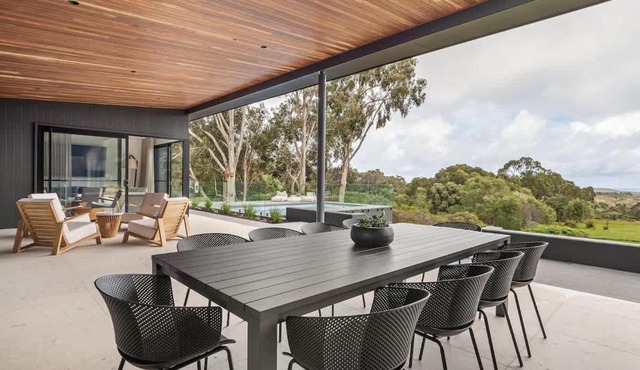 Windsong - Sleek Bushland Haven near Yallingup Beach