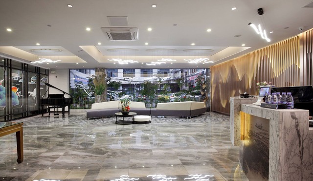 Wing Hotel Guilin - Central Square