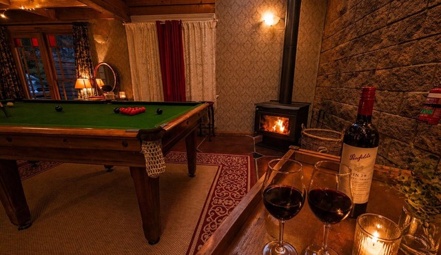 Winter hideaway loft style unit with Fireplace, Billiard table and Bath.