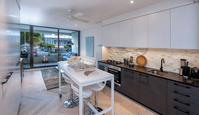 Woolloomooloo - WMLOO - Cowper Wharf Road - Stylish Studio with Balcony, BBQ Parking by Woolloomooloo Wharf