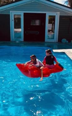 Woy Woy Staycation - Heated Pool & Hot Tub & BBQ & Pizza Oven & Arcade Game & Pool Table