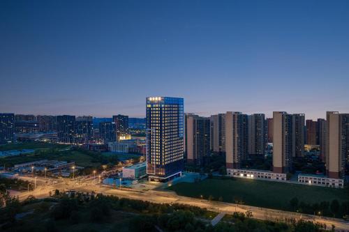 Wuhan Yellow Crane Tower Longhu Bai Sha Tian Street Atour Hotel