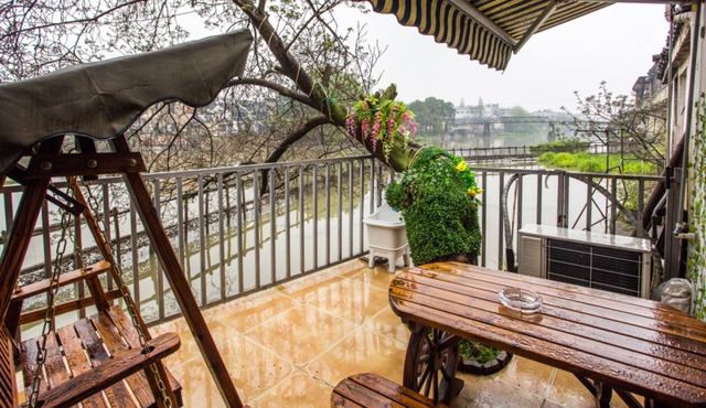 Wuzhen Helan Bridge Inn
