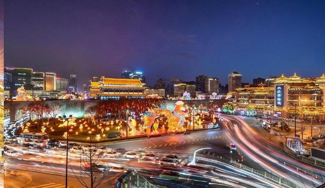 Xi'an Bell Tower Yongning Gate Orange Crystal Hotel