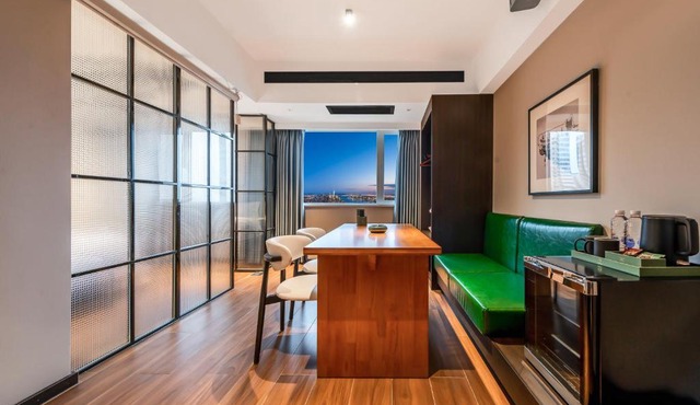 Xi'an Firefly Hotel