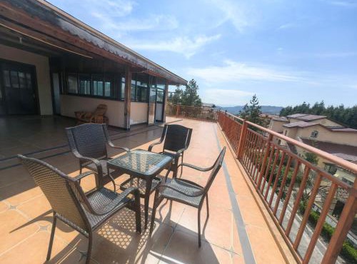Xiannv Mountain House
