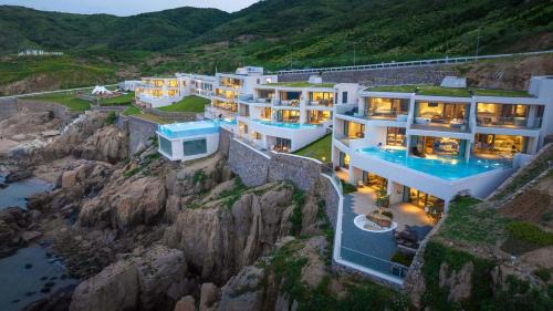 XIHUI Cliff Hotel