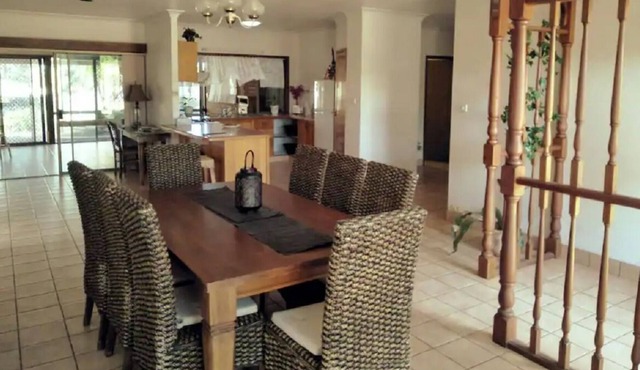 XL Spacious & Convenient 6 bed Tableland Treat
