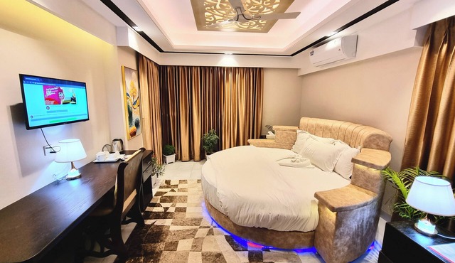 Xpressmall Hotels & Resorts