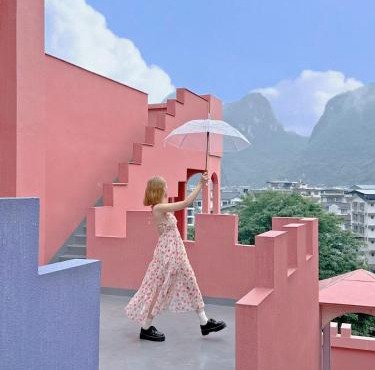 Yangshuo B&G Hotel-Exclusive location,Roof Top Viewing Terrace,Seasonal swimming pool,Free Self-Service Laundry & Drying, Entrance Ticket Serivce, Local Trip plan,E-Scooter& English Customer Service