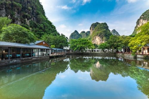 Yangshuo Gallery Courtyard Resort