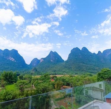 Yangshuo Lakeside Inn