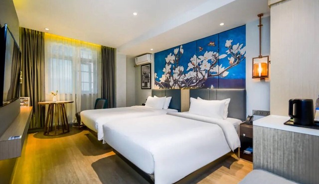YESTE Hotel (Shenzhen Nanshan Qianhai Daxin subway station)