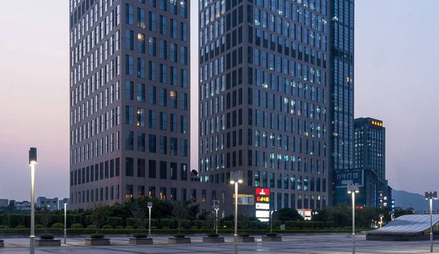 Yicheng Apartment Central Plaza