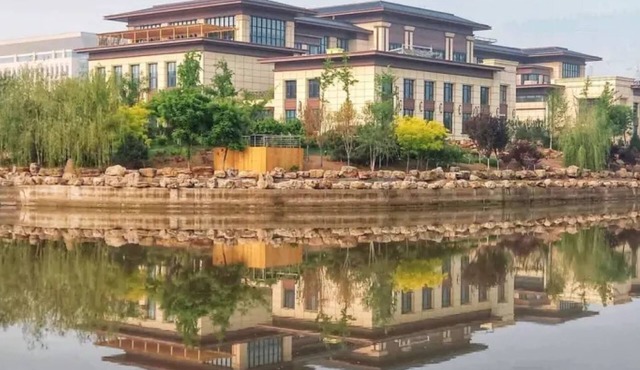 Yun-Ray Hotel