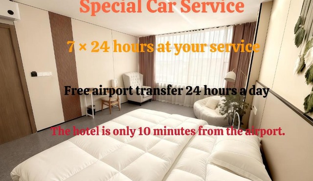 云巷酒店Shanghai Yunxiang Hotel provides 24-hour and 7-day airport pick-up and drop-off service round-the-clock butler service available at your request anytime elegant peaceful courtyard, we uphold the service tenet that guests are our top priorit