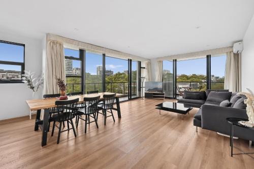 Zetland Three bedrooms