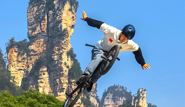 Zhangjiajie Homeinn Plus Hotel-Free pick up service,Free Chinese-western Breakfast,Free Freah Coffee,Free Self-Service Laundry & Drying, Attraction Tickets Serivce in advance
