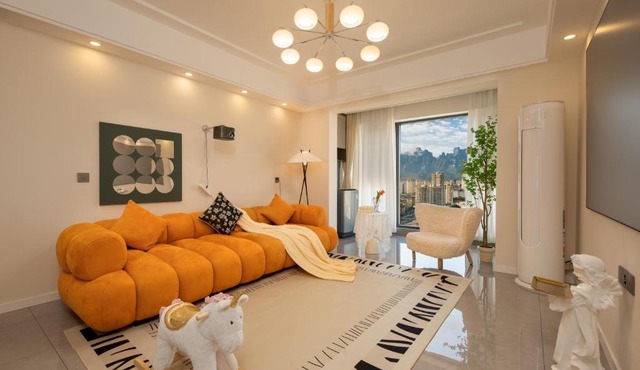 Zhangjiajie Local Vibe Downtown Guesthouse & 2 consecutive nights include 1 free pick-up &Free Kitchen & Special Attraction Tickets