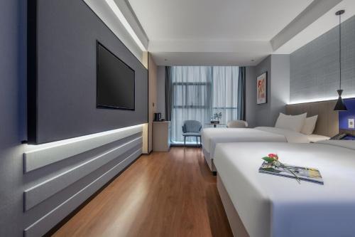 Zhijiang Huifeng Huanman Hotel