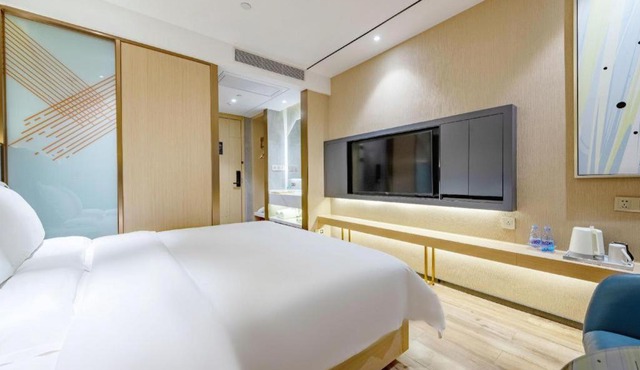 ZMAX Hotels Shenzhen Lianhuacun Metro Station