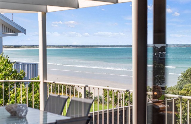 Beachfront - elevated ocean views