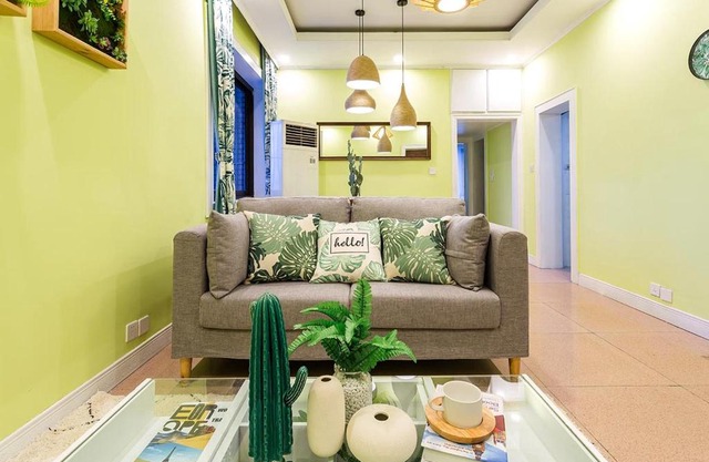 Chongqing Yuzhong·Hongya Cave· Locals Apartment 00134800