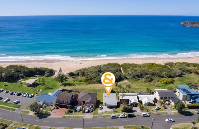 Escape to Jones Beach Kiama - Beachfront unit with direct beach access & views
