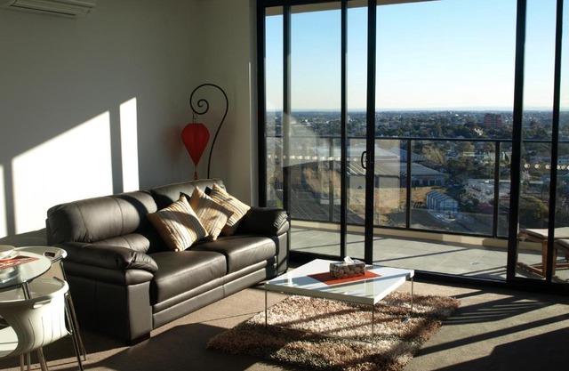 Redfern Self-Contained One-Bedroom Apartment (17.02RED)