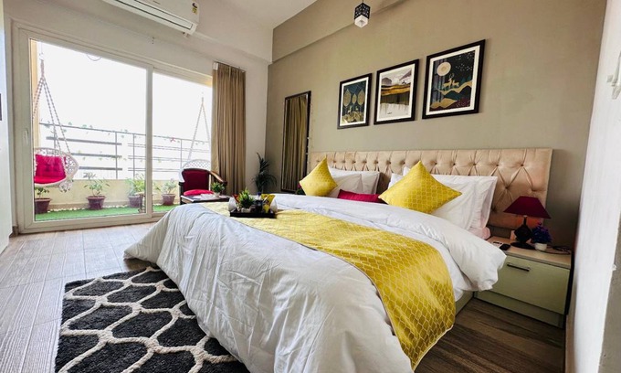 Greater Noida Apartment | 100 m² Apartment ∙ 2 guests