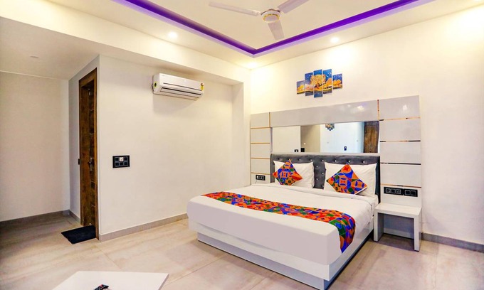 Sector 27 Hotel | 14 m² Hotel ∙ 3 guests