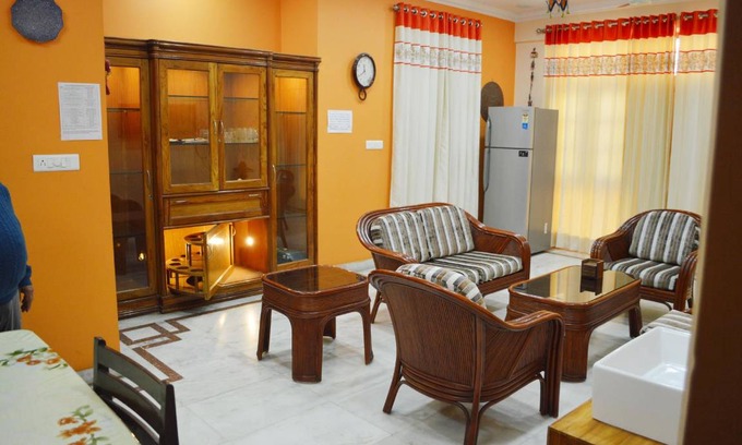 Gomti Nagar Apartment | 220 m² Apartment ∙ 2 bedrooms ∙ 4 guests