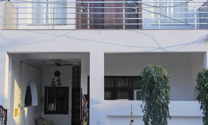 Taj Ganj House | Aradhana's Home Stay