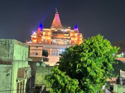 Mathura House | Divine Stay- Facing Krishna Janambhoomi Temple- Family Curated HomeStay - Hotel Like Amenities