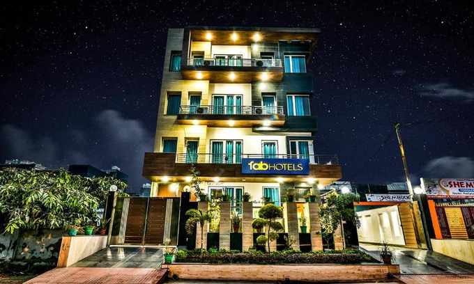 Sector 70 Hotel | FabHotel Merriment Noida