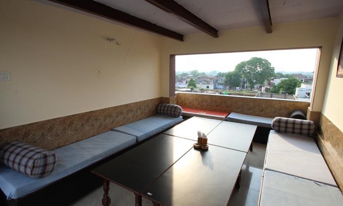 Agra Hotel | Friends Guest House & Hostel