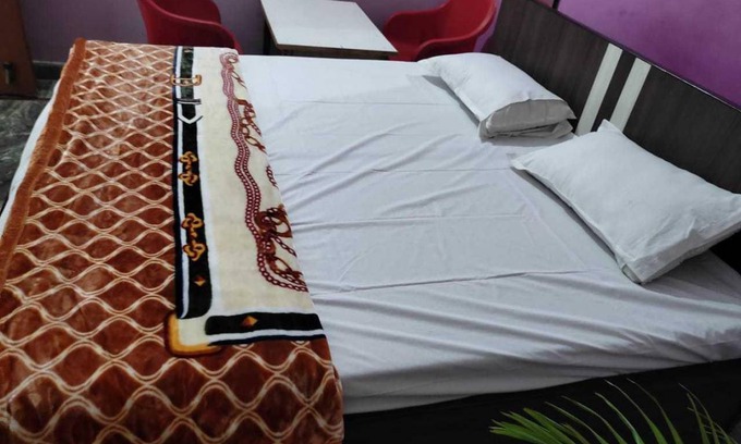 Hasanpur Hotel | Hotel ∙ 3 guests