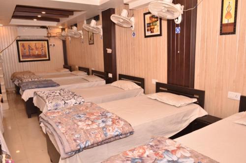 Charbagh Hotel | Hotel Comfort Hostel Charbagh Inn Lucknow