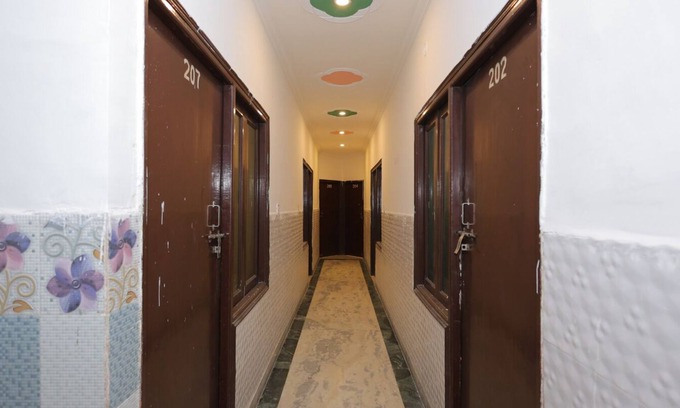 Agra Bed & Breakfast | Hotel ZoVo Agra