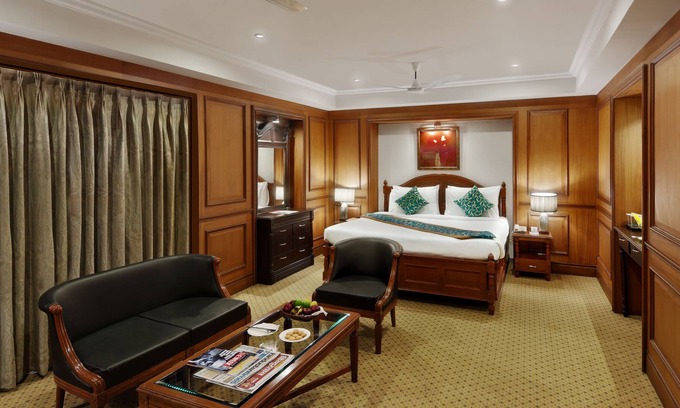 Hazratganj Hotel | India Awadh