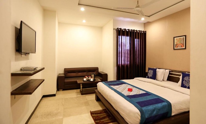 Sikandra Hotel | OYO 4210 Hotel Sunway Inn