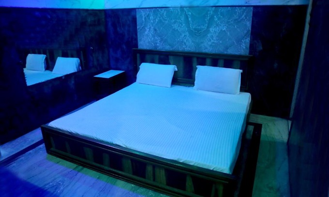 Ghaziabad Hotel | Sharda hotel